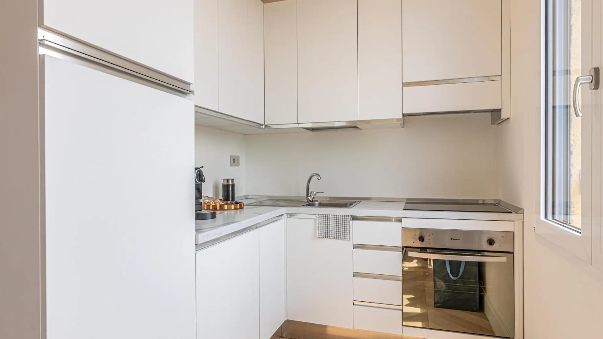 Montenapoleone - Charming Apartment Μιλάνο